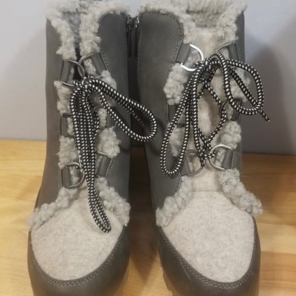 Winter boots Sz.7.5 - Picture 1 of 5